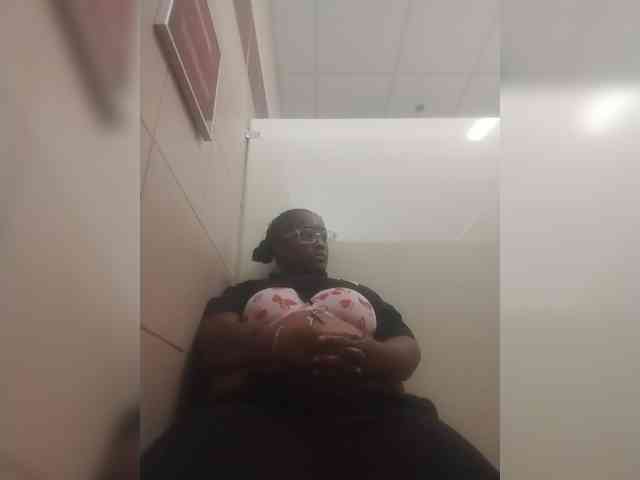 Quaylababe1 webcam