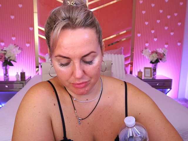 KiraCandyS live cam preview