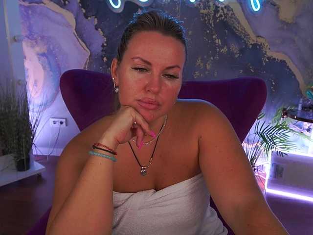 KiraCandyS live cam on BongaCams