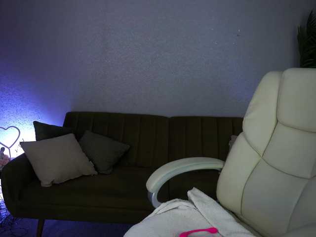 KiraCandyS live cam on BongaCams
