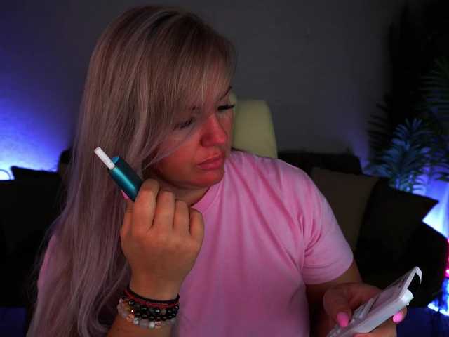KiraCandyS live cam on BongaCams