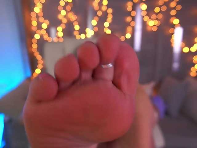 KiraCandyS live cam on BongaCams