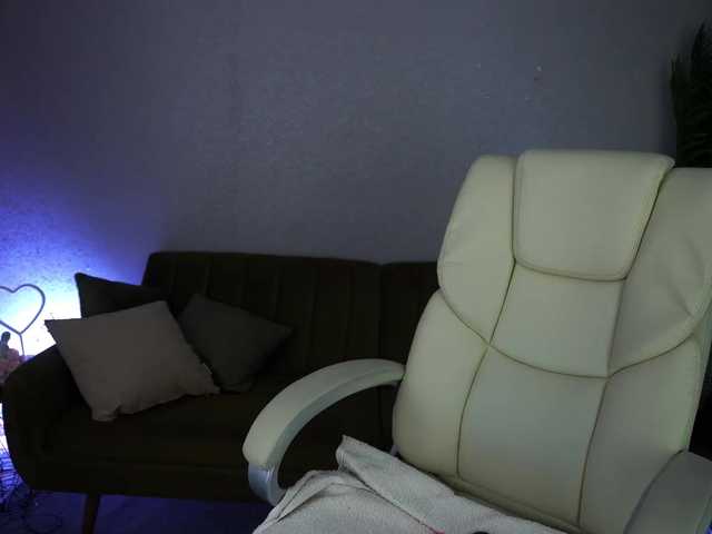 KiraCandyS live cam on BongaCams