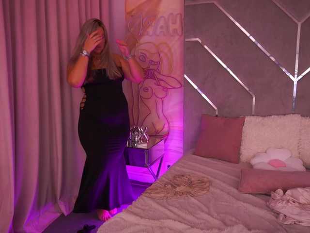 KiraCandyS live cam on BongaCams