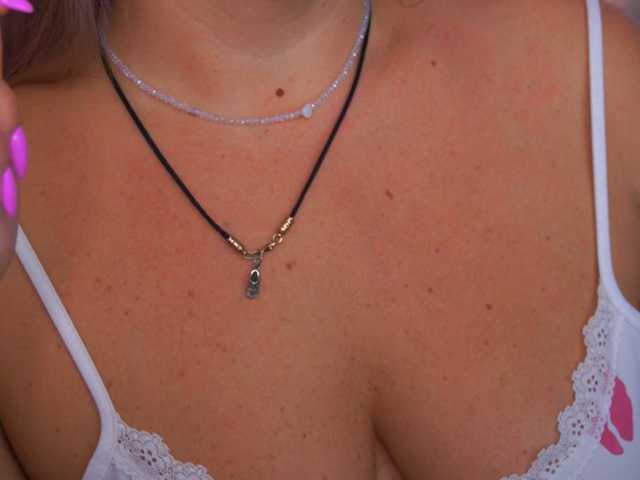 Kiracandys live cam