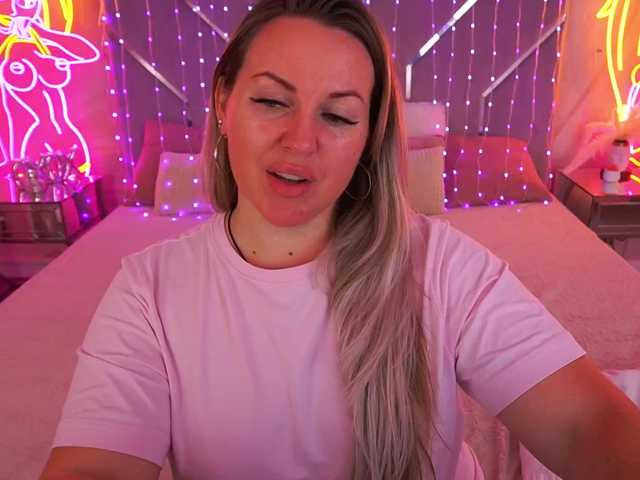 видео KiraCandyS