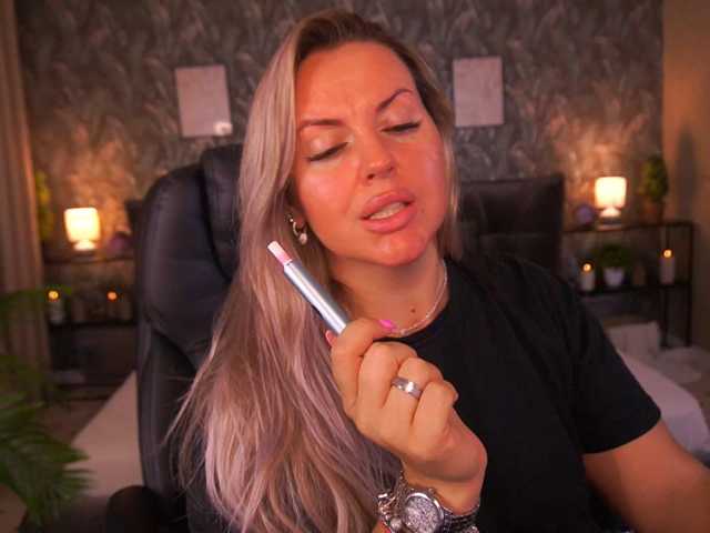 KiraCandyS live cam on BongaCams