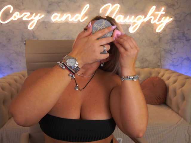 KiraCandyS live cam preview