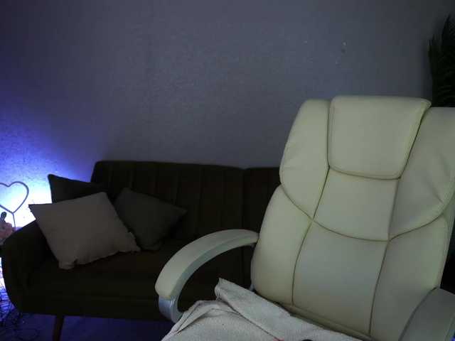 KiraCandyS live cam on BongaCams