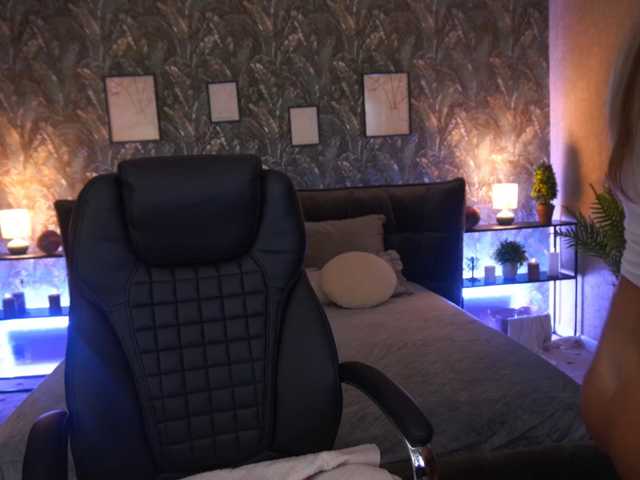 KiraCandyS live cam on BongaCams