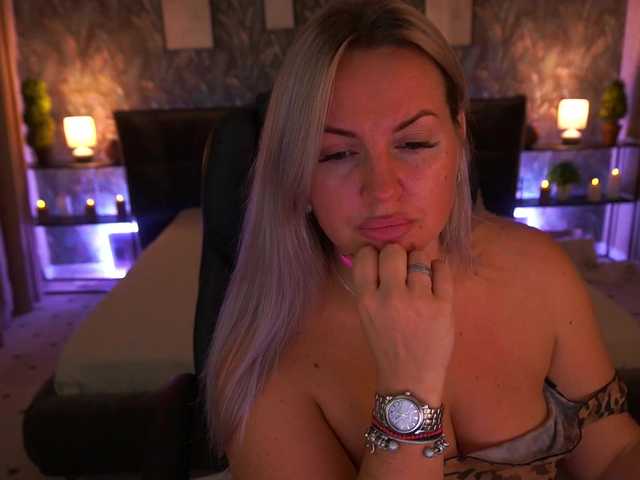 KiraCandyS live cam preview
