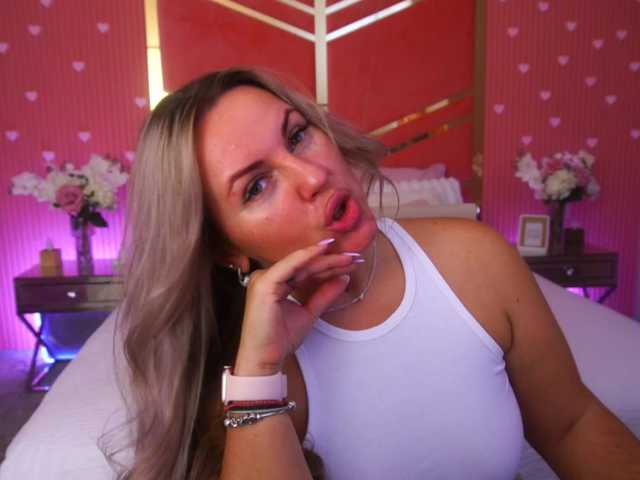 KiraCandyS live cam preview
