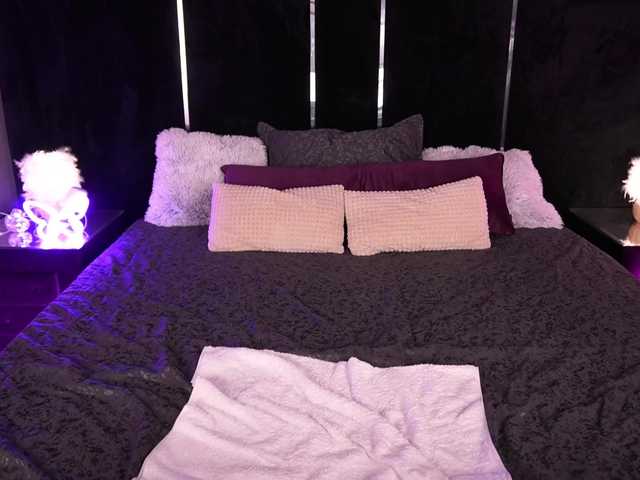 KiraCandyS live cam on BongaCams
