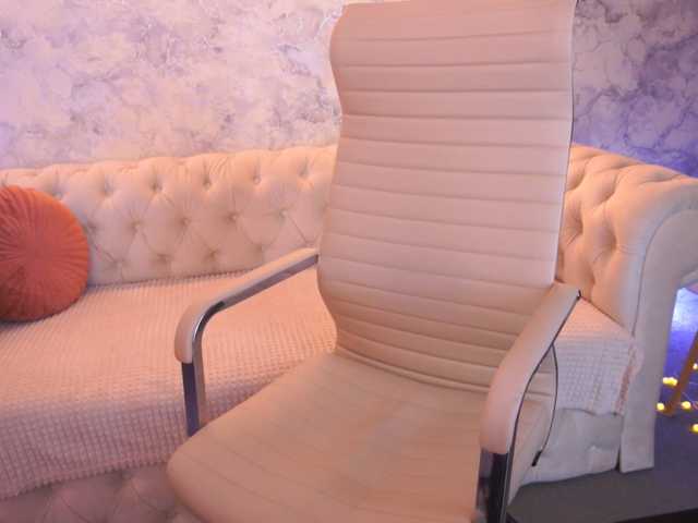 KiraCandyS live cam on BongaCams