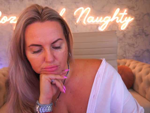 KiraCandyS live cam on BongaCams