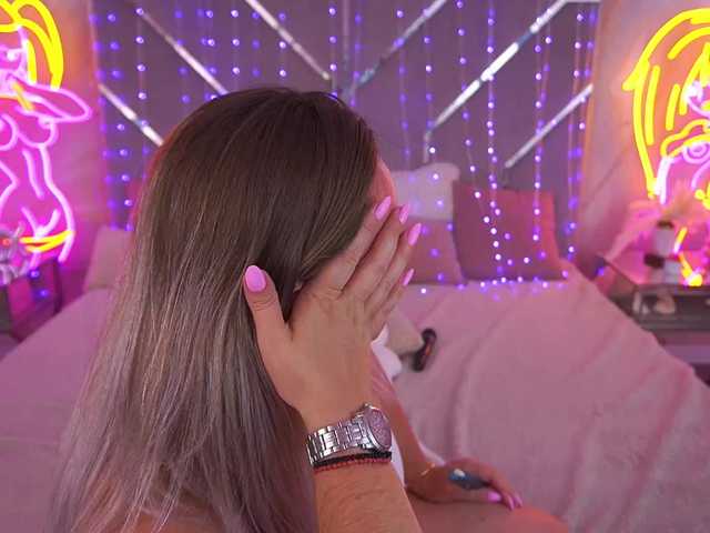 KiraCandyS live cam on BongaCams