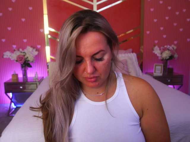 KiraCandyS live cam preview