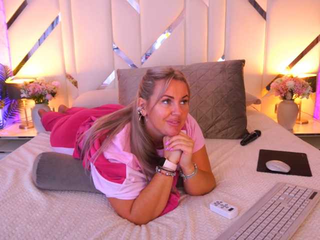KiraCandyS, en vivo ahora en BongaCams