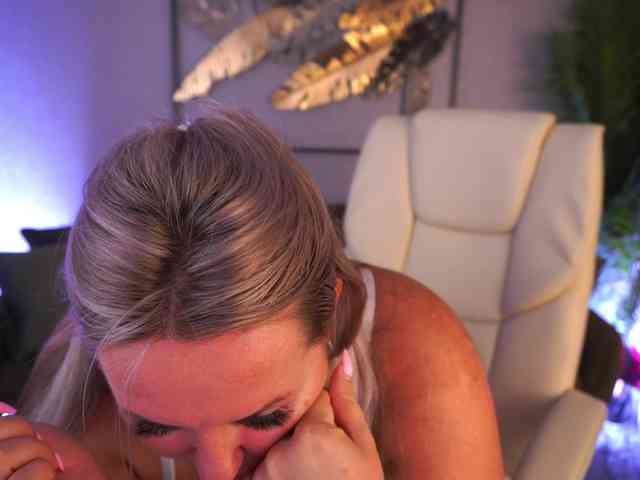 KiraCandyS Sex Cam Show