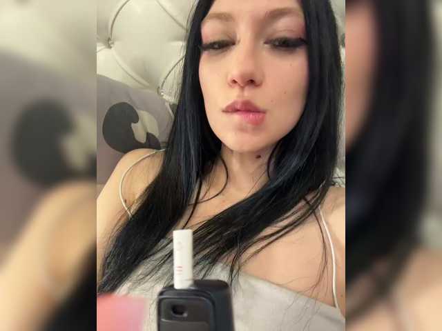 LuckyStar's BongaCams show and profile