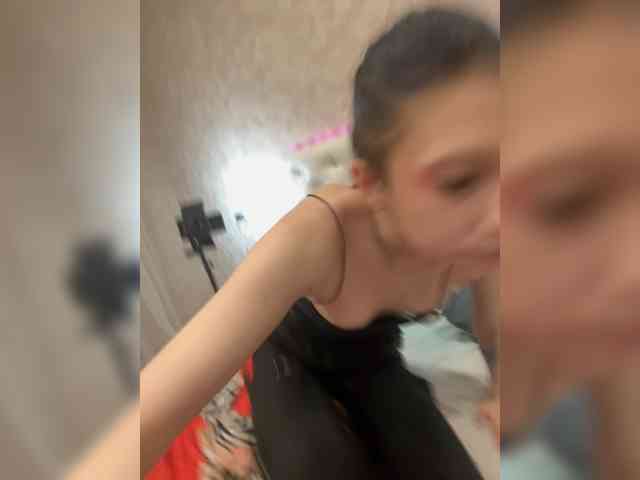 LuckyStar Live Webcam on BongaCams
