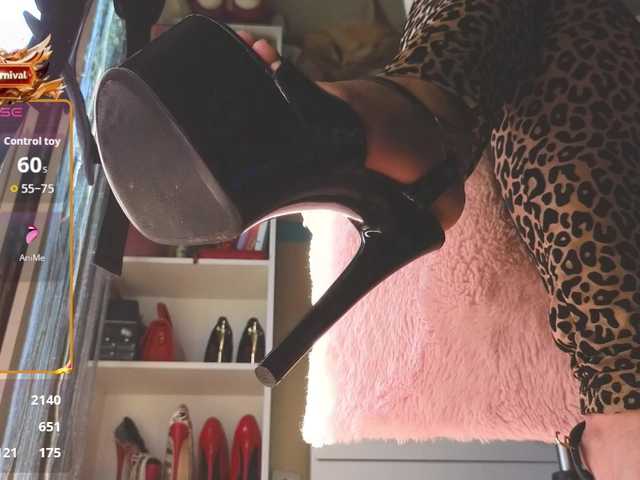 Mistress-Gwen live cam on BongaCams