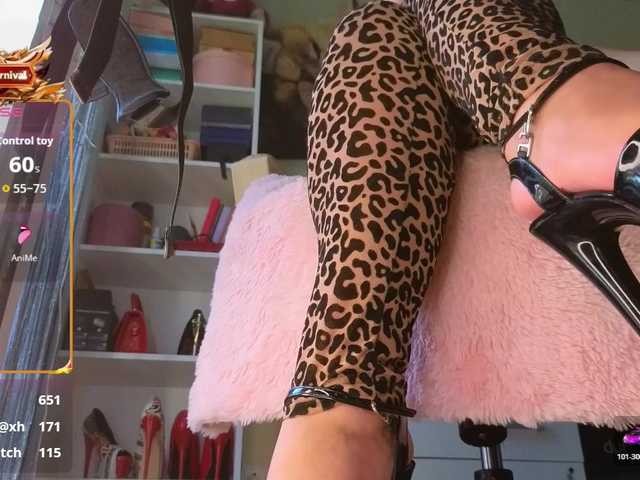 Mistress-Gwen live webcam show