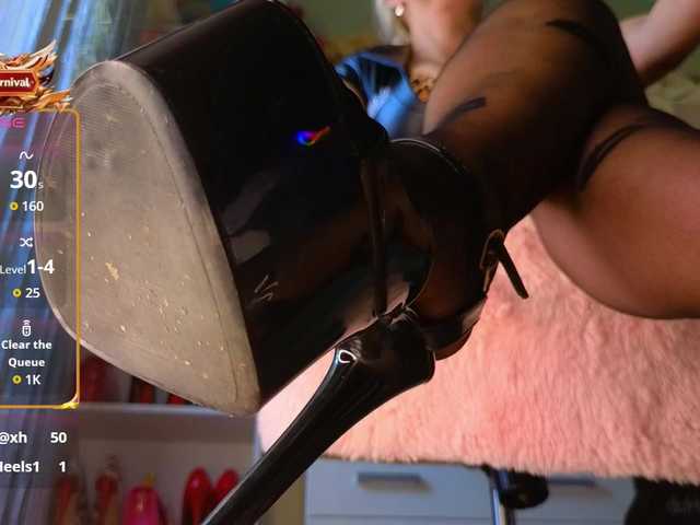 Mistress-Gwen live cam on BongaCams