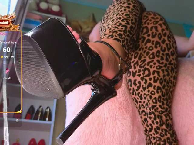 Mistress-Gwen live cam on BongaCams