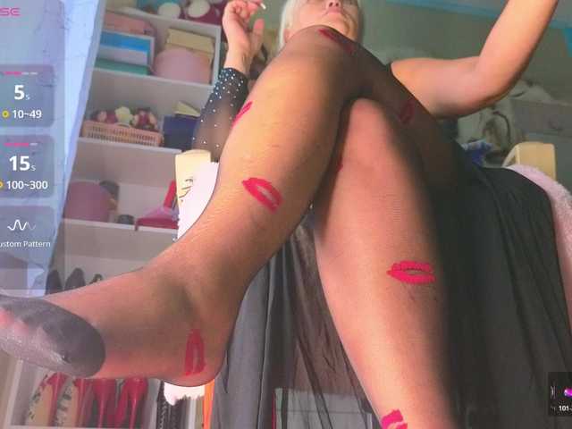 Mistress-Gwen live cam on BongaCams