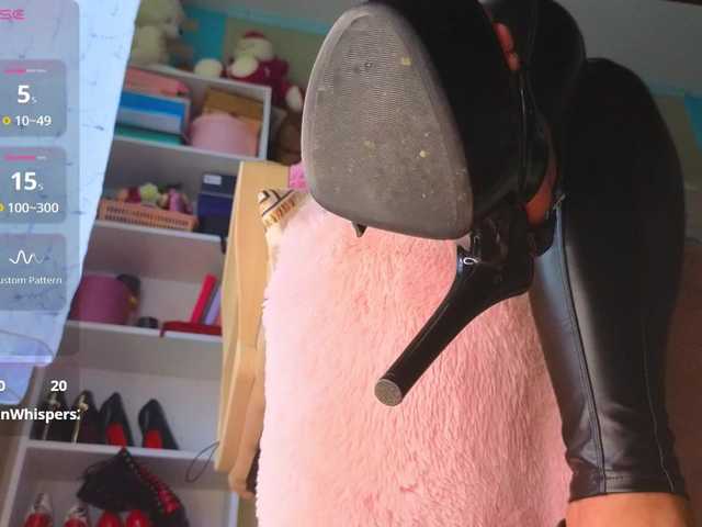 Mistress-Gwen live cam on BongaCams