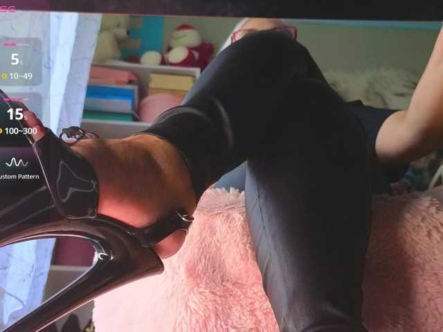 Mistress-Gwen live cam on BongaCams