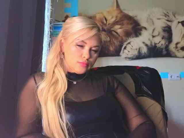 Mistress-Gwen webcam