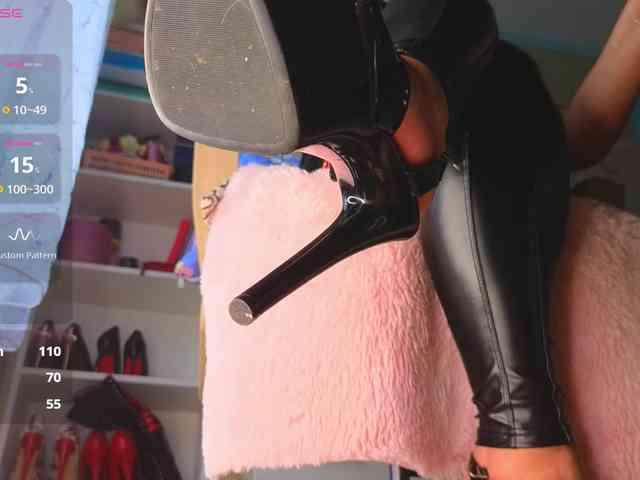 Mistress-Gwen webcam