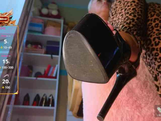 Mistress-Gwen webcam