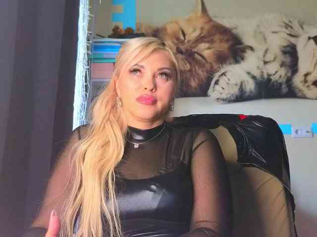 Mistress-Gwen webcam