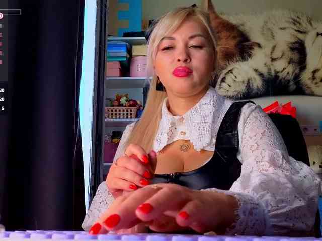 Mistress-Gwen webcam