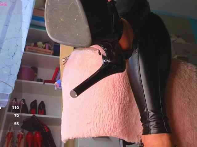 Mistress-Gwen webcam