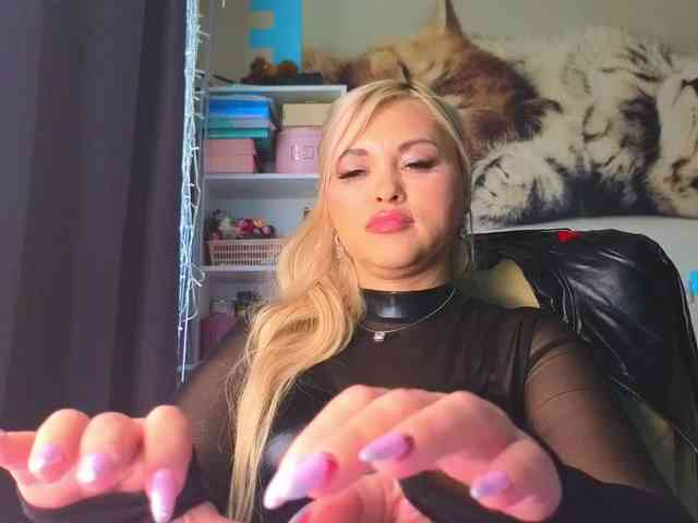 Mistress-Gwen webcam