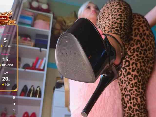 Mistress-Gwen webcam