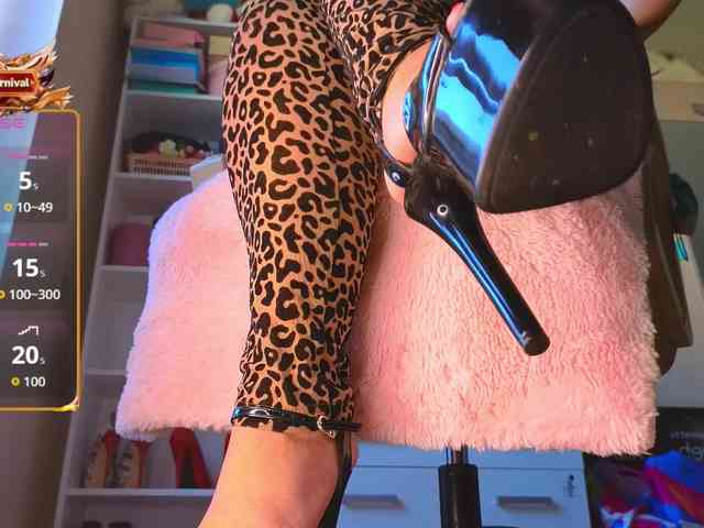 Mistress-Gwen webcam
