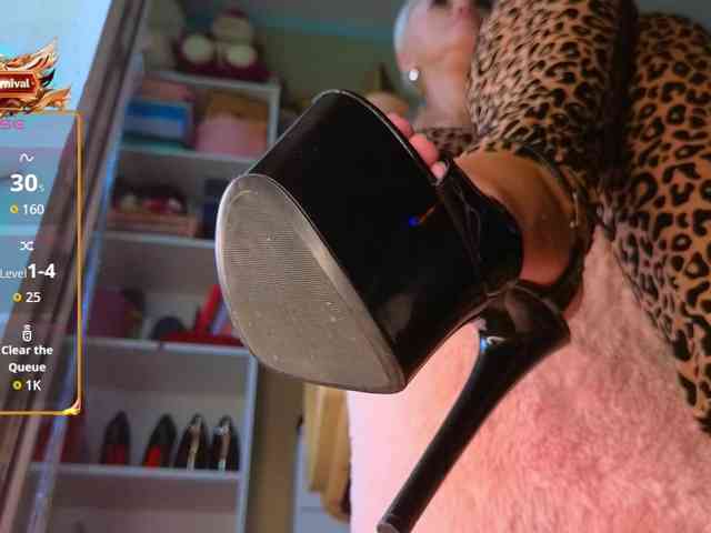 Mistress-Gwen webcam