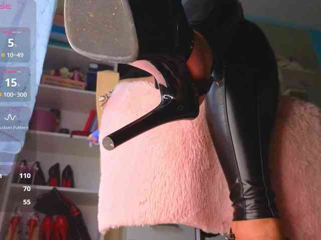 Mistress-Gwen webcam