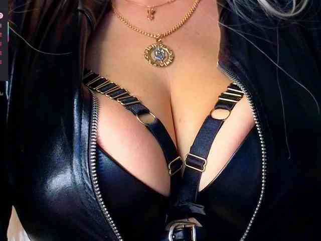 Mistress-Gwen webcam