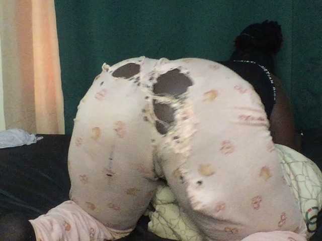 Sexxywetpussy live cam on BongaCams