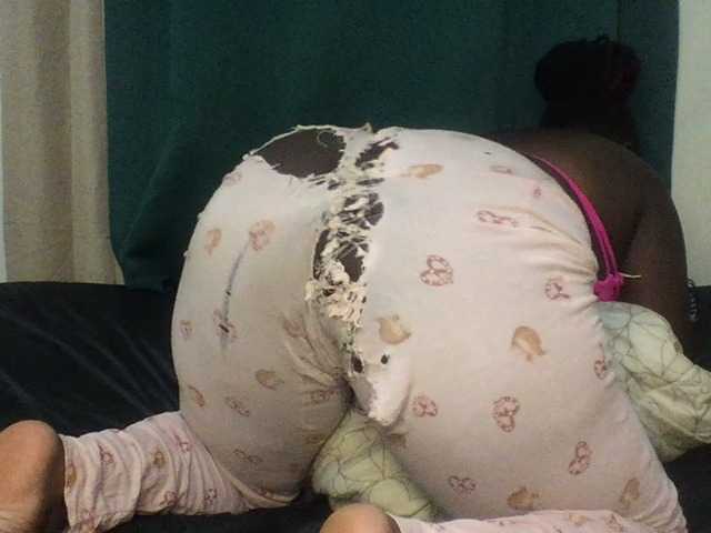 Sexxywetpussy live cam on BongaCams