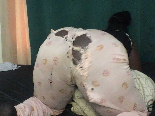 Sexxywetpussy live cam on BongaCams