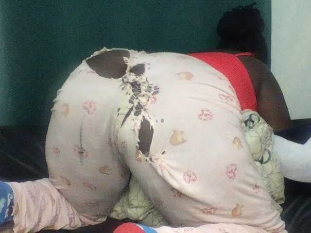 Sexxywetpussy live cam on BongaCams