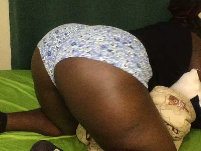 Sexxywetpussy live cam on BongaCams