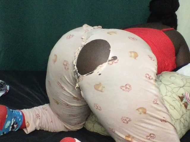 Sexxywetpussy live cam on BongaCams